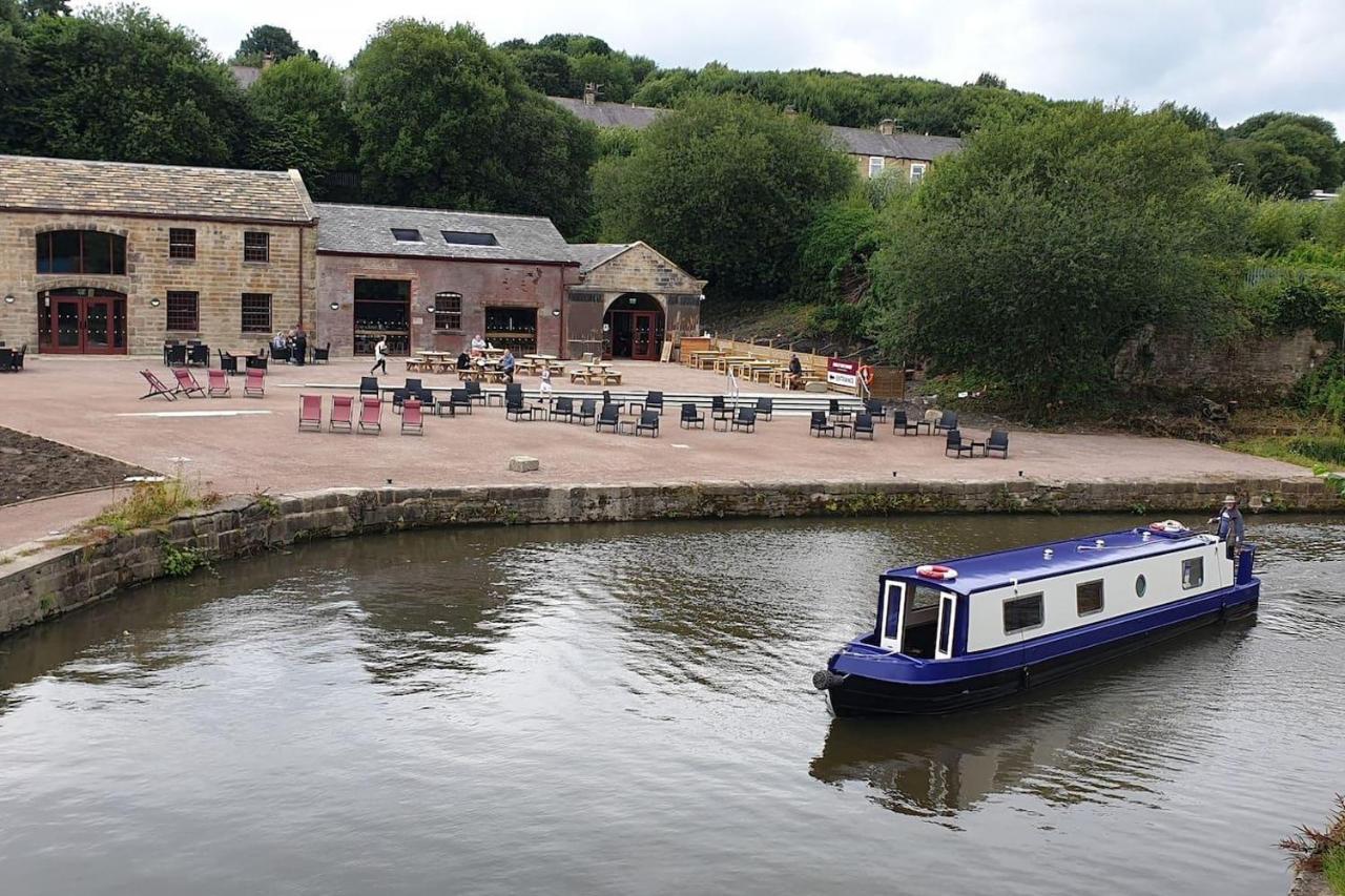 Buck - En-Suite Room In Canalside Guesthouse Burnley Bagian luar foto